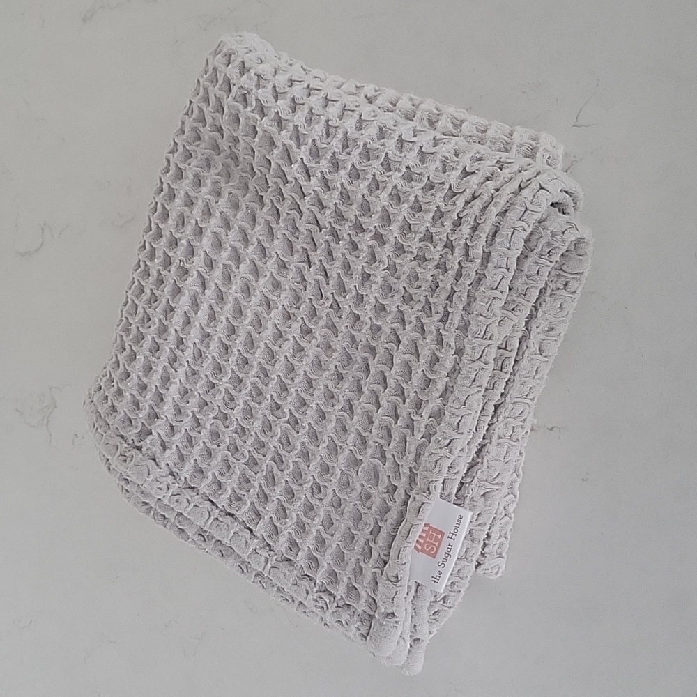 Sugar House | Waffle Swaddle Wrap Light Gray Color - Picture 2 of 4